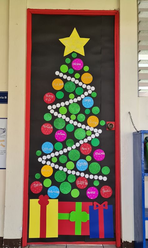 Christmas door! Classroom Door Christmas Tree, Christmas Door School, Christmas School Door, Classroom Door Decorations For Christmas, Classroom Door Christmas, Classroom Christmas Door, Christmas Classroom Door Ideas, Holiday Classroom Doors, Preschool Door Decorations