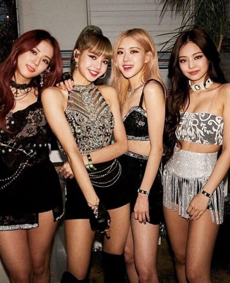 BLACKPINK at Coachella 2019 Blackpink Award Show Outfit, Blackpink Coachella Outfits, Coachella 2019 Outfits, Rosé Coachella, Blackpink Coachella, Coachella 2019, Blackpink Concert, Coachella Outfit, Famous Girls