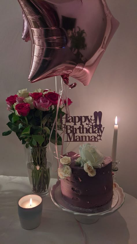 Moms Birthday Decorations, Mom Birthday Celebration Ideas, Mom’s Birthday Ideas, Aesthetic Birthday Gifts For Mom, Moms Birthday Aesthetic, Cake For Mothers Birthday Mom, Mom Birthday Aesthetic, Happy Birthday Mom Aesthetic, Moms Birthday Decoration Ideas