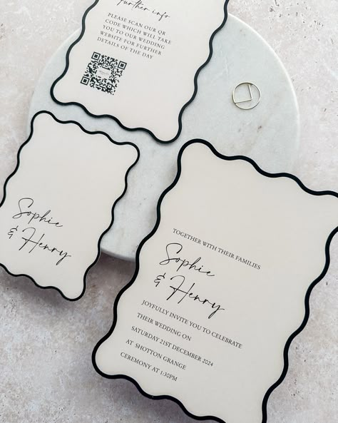 Fall in love with the ‘Sophie Collection’—one of our all-time favourites for modern weddings. Perfect for couples who seek elegance and style. 💌💍✨ #WeddingInvitations #WeddingStationery #ModernCouples #ElegantWeddings #WeddingInspo #blacktiewedding #moderninvitations #savethedate #rockmywedding #weddinginspiration Weeding Inviting Card, Wedding Invitations 2024, Wedding Invitation Packaging, Unique Invitation Ideas, Unique Modern Wedding Invitations, Cool Wedding Invitations, Wedding Stationary Design, Graphic Design Wedding, Original Wedding Invitations