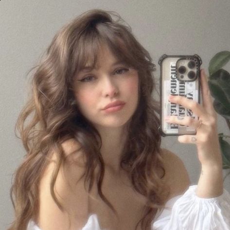 Bangs Womens Hair, Light Bangs Wavy Hair, Curtain Bangs For Fine Wavy Hair, Long Hair With Bangs Wavy, Soft Bangs Wavy Hair, Fluffy Side Bangs, Long Hair Bangs Curly, Bangs On Frizzy Hair, Medium Wavy Hairstyles With Bangs