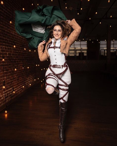 Hange Zoe Costume, Zoe Hange Cosplay, Hange Aot Cosplay, Hanji Cosplay, Attack On Titan Outfit, Hange Cosplay, Hange Zoe Cosplay, 2023 Cosplay, Attack On Titan Costume