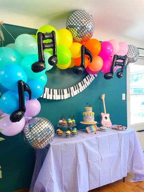 Violett’s ONE HIT WONDER Party – Auburn Artisan Musical 1st Birthday Party, Birthday Music Theme Decoration, One Year Old Music Birthday Party, Talent Show Birthday Party, Music Second Birthday Party, Kids Music Themed Birthday Party, Music Bday Party Ideas, Music Party Ideas Decoration, Musicals Themed Party