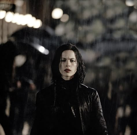 Under World Movie, Selene From Underworld, Selene Underworld Icons, Underworld Movie Aesthetic, Selene Underworld Aesthetic, Underworld Wallpaper, Underworld Art, Underworld Movie, Underworld Aesthetic