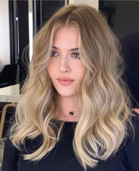 Summer Blonde Hair, Dyed Blonde Hair, Balayage Blonde, Dirty Blonde Hair, Haircut Styles, Dark Blonde Hair, Blonde Hair Inspiration, Blonde Hair Shades, Balayage Hair Blonde