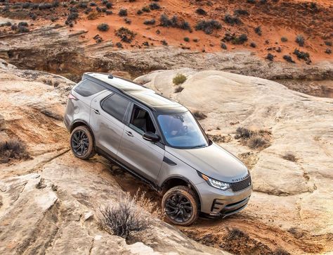 Land Rover Discovery Range Rover Off Road, Discovery Land Rover, Best Off Road Vehicles, Suv Comparison, Laferrari Aperta, Land Rover Discovery 5, Discovery Range Rover, Cars To Buy, Land Rover Lr4