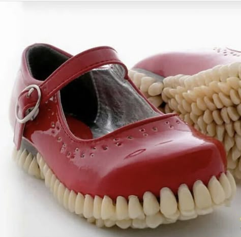 Funny Shoes, Human Teeth, Mode Shoes, False Teeth, Ugly Shoes, Apex Predator, Shoe Art, Sole Shoes, Crazy Shoes