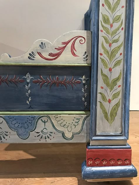 Christmas Painted Furniture, Scandinavian Folk Art Door, Swedish Painted Furniture Folk Art, Swedish Folk Art Furniture, Hand Painted Folk Art Furniture, Scandinavian Folk Art Furniture, Swedish Painted Furniture, Folk Painted Furniture, Folk Interior Design