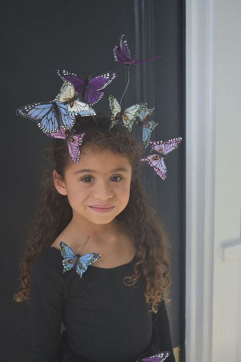 Paper Bag Costume, Butterfly Costume Diy, Anna Halloween Costume, Butterfly Costume Kids, Diy Butterfly Costume, Adult Costumes Diy, Spring Costume, Butterfly Halloween Costume, Butterfly Headpiece