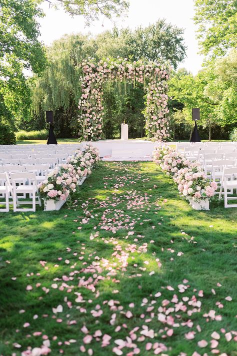 Wedding Venues Pink And White, Wedding Park Ideas, Outside Floral Wedding, Light Pink Wedding Reception, Greenery And Pink Wedding, Pink Garden Wedding Theme, Wedding Pink Decoration, Wedding In Spring Ideas, Spring Wedding Pink And Green