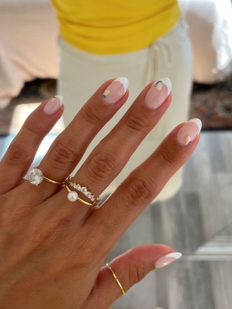 Lemon French Nails, Lemon French Tip Nails, Nails For Italy, Lemon Nails Designs, Wedding Ideas 2024, Chrome French, Biab Nails, Lemon Nails, Minimal Nails