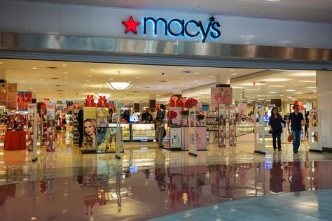 Macys commercials Crappy Apartment, Nice Places To Travel, Mall At Millenia, New York Stores, America Aesthetic, Genderqueer Fashion, Ph Balanced Shampoo, Thanksgiving Potluck, Mall Stores