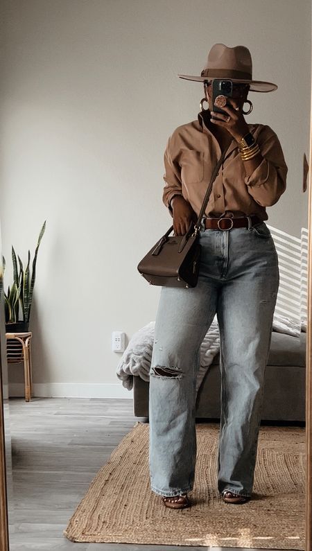 Mountain Chic Fashion Fall, Flamboyant Natural Fall Outfits, Earthy Aesthetic Fashion, Earthy Aesthetic Outfits, Chic Fall Fashion, Flamboyant Natural, Natural Accessories, 30s Fashion, Dark Skin Women