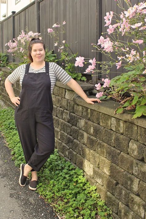 Classic Black Yanta Overalls » Helen's Closet Patterns Yanta Overalls, Plus Size Overalls Outfit, Diy Overalls, Dungarees Pattern, Full Bust Adjustment, Linen Overalls, Cloth Ideas, Wrap Dress Pattern, Plus Size Sewing Patterns