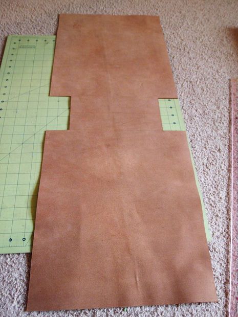 Diy Leather Tote Bag, Diy Totes, Diy Leather Tote, Leather Purse Pattern, Simple Leather Bag, Leather Creations, Leather Bag Tutorial, Leather Goodies, Leather Tutorial