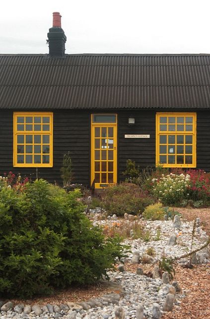 "Prospect Cottage" Prospect Cottage, Denmark House, Black Houses, Chalet Design, Cabin Exterior, Cottage Exterior, Front Door Colors, Modern Cottage, Love Garden