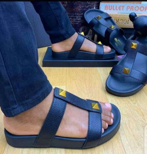 Casual Shoes Women Sneakers, Shoe Makeover, Leather Slippers For Men, African Wear Styles For Men, Women Sneakers, Leather Slippers, African Wear, Handmade Shoes, Mens Sandals