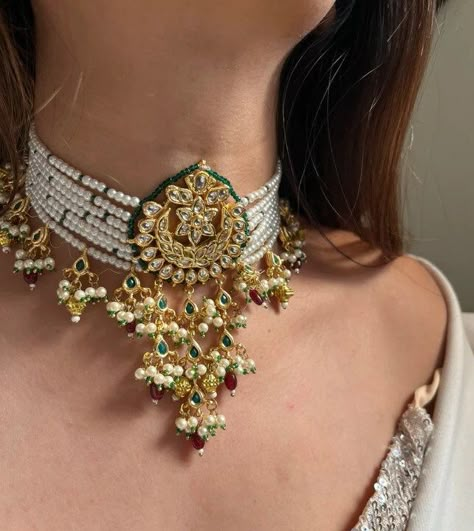 Premium White Pearl Pakistani Kundan Choker | Rajwadi Pearl Choker | Pearl semi precious stone | Premium Quality Gold Finish Goan Jewellery, Polki Jewellery Sabyasachi, Jadau Choker Set, Polki Necklace Choker, Jadau Set, Gold Choker Set, Polki Choker Set, Casual Jewellery, Beautiful Wedding Jewelry