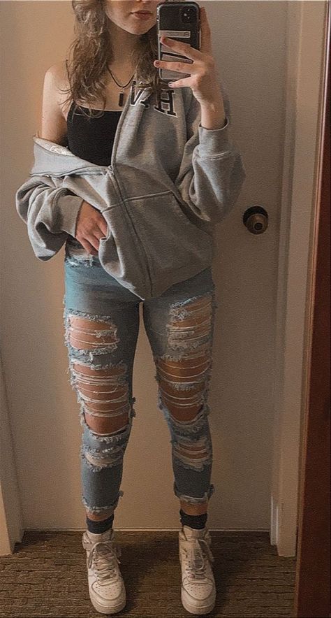 Outfits With Cropped Zip Up Hoodies, Zip Up Jackets Aesthetic, Black Zip Up Jacket Outfit Aesthetic, Zip Up Hoodie And Jeans Outfit, Zip Up Grey Hoodie Outfit, Hoodie And Ripped Jeans Outfit, Grey Zip Up Jacket Outfit, Outfits With Grey Zip Up Hoodie, How To Style A Grey Zip Up Hoodie