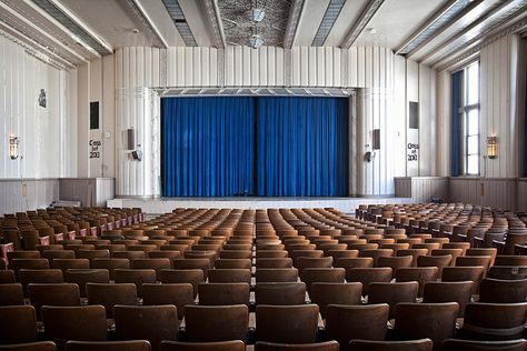 Dismantling the Dream: The Closure of American Public Schools photo - Abandoned America Small Home Theatre, Conference Room Design, Auditorium Design, Daycare Design, Kindergarten Projects, School Hall, Theatre Interior, Convention Hall, Technical Schools