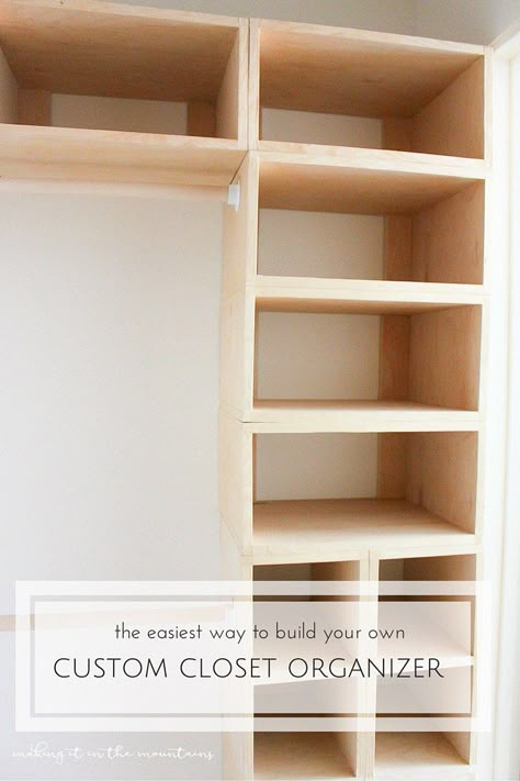 This brilliant DIY custom closet organizer is not only easy to build, but makes creating your own custom closet configuration both simple and affordable! Closet Configuration, Diy Kast, Wood Closet Shelves, Diy Closet Storage, Organiser Son Dressing, Diy Custom Closet, Custom Closet Organization, Closet Built Ins, Diy Remodeling