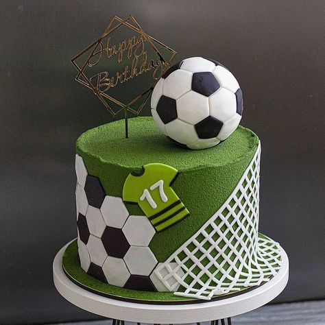 CAKENEST | HOMEBAKERS CLUB on Instagram: “Football ⚽️ 🥅 Cake 🥰🥰 . Cake 🎂 By @murrrrr26 💕❤️ •••••••••• . . DM for Queries and Orders ❤️ Delivering PAN India 🇮🇳 . . . . Follow…” Sports Cakes For Boys Birthdays, Football Cakes For Boys, Football Cake Design, Football Themed Cakes, Soccer Ball Cake, Soccer Birthday Cakes, Football Birthday Cake, 7th Birthday Cakes, 8th Birthday Cake