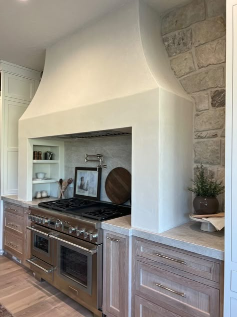 Limestone Hood Kitchen, Alcove Range Hood, Alys Beach Interiors, Stone Kitchen Hood, Kitchen Hood Design, Spanish Home Decor, Dining Design, Dream Kitchens Design, Dream Life House