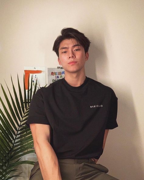 Brandon Chai on Instagram: “A simple T-shirt is an essential for every wardrobe. Check out @basiclad for more.” Brandon Chai, Korean Boy Hairstyle, Vietnamese Men, Korean Men Hairstyle, Asian Male Model, Asian Men Fashion, Asian Men Hairstyle, Simple T Shirt, Mens Casual Dress Outfits