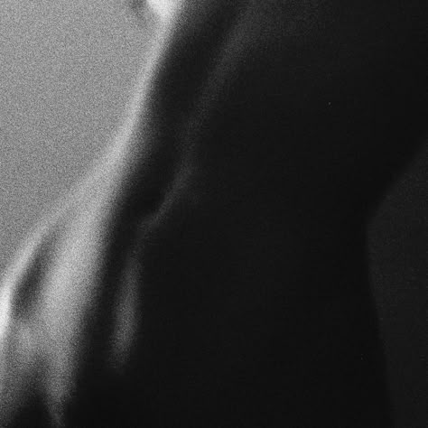 Part Of Body Photography, Black And White Silhouette Photography, Body Shadow Photography, Body Black Aesthetic, Low Key Bodyscape, Close Up Body Photography, Body Profile Photography, Photo Human Body Photography, Low Light Photography Portraits