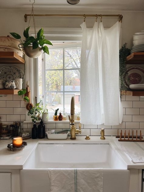 Window Above Sink, Kitchen Curtain Designs, Small Kitchen Window, Kitchen Window Decor, Farmhouse Kitchen Curtains, Cafe Curtains Kitchen, Kitchen Sink Window, Kitchen Window Curtains, Kitchen Window Treatments