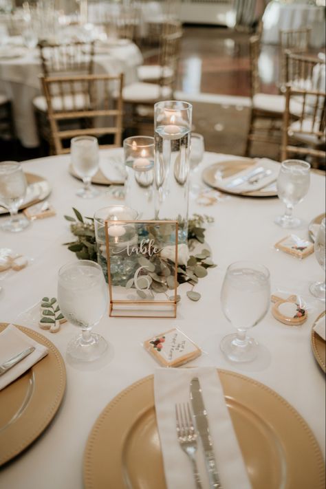 Gold Table Accents Wedding, Gold Accent Wedding Table Setting, Simple Gold Wedding Table Decor, Rustic Gold Table Setting, Ivory And Gold Table Setting Wedding, Gold Decor Wedding Decorations, Wedding Plate Setting Gold, Gold Table Signs Wedding, Gold Table Settings Wedding