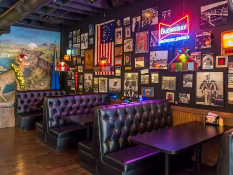 Las Vegas Food, Fremont Street Experience, Vegas Restaurants, Restaurants To Try, Las Vegas Restaurants, Pub Design, American Bars, Bar Interior Design, Small Bar