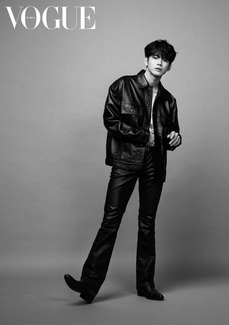 Ong Seong Wu, Kpop Photoshoot, Male Portrait Poses, Men Fashion Photoshoot, Male Models Poses, Vogue Men, Studio Photography Poses, Men Photoshoot, Mens Editorial