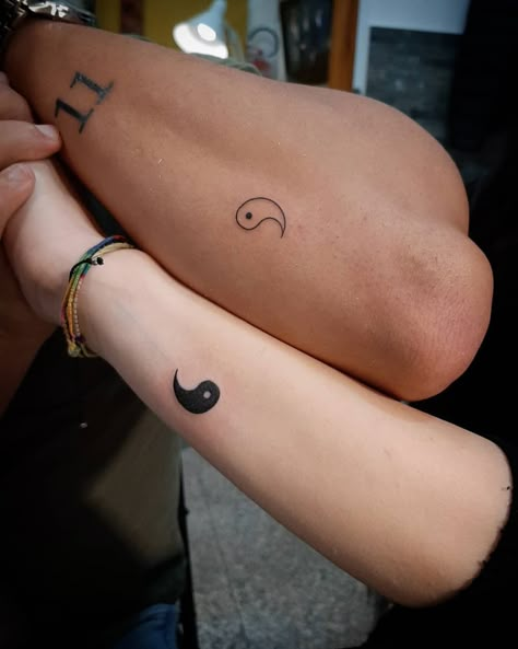 Yin Yang Tattoo Ying Yang Tattoo Brother Sister, Yin Yang Sibling Tattoo, Matching Tattoos Couples Ying Yang, Creative Yin And Yang Tattoo, Matching Tattoo Symbols, Yin Yang Tattoo For Couples, Yin Yang Bestie Tattoos, Ying Yang Tattoo Siblings, Yin Yang Couples Tattoo