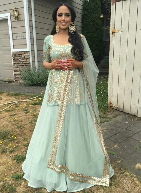 Beautiful Punjabi suit! #punjabisuit #lehenga #indianbridal #indianbride #fashion #style #punjabi #indian #punjabibride Indian Board, Lehenga Inspiration, Orang India, Indian Outfits Lehenga, Punjabi Outfits, Indian Designer Suits, Gaun Fashion, Desi Wear, Kendall Jenner Outfits