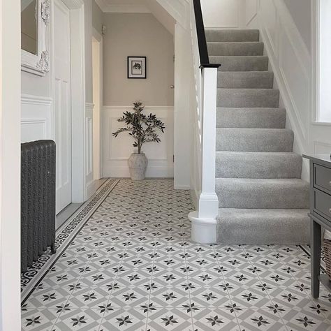 yourtiles.com on Instagram: “How beautiful is this hallway created by @home_on_fairfax_ . The tiles she used are from our Patisserie collection. We are always…” Victorian Terrace Hallway, Hallway Tiles Floor, Hall Tiles, Stair Paneling, Entrance Hall Decor, Victorian Hallway, Victorian Tile, Victorian Floor Tiles, Hallway Colours