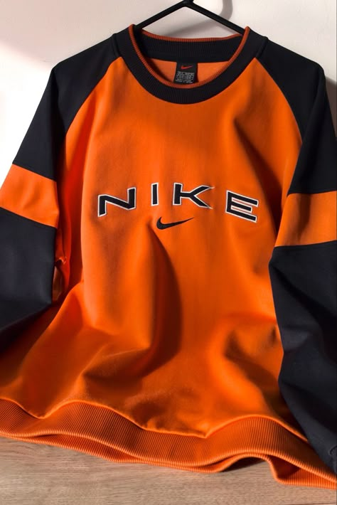 Vintage Nike Aesthetic, 90s Apparel, Nike 90s Vintage, Vintage Nike Shirt, Orange Clothes, Embroidered Orange, Orange Sweatshirt, Disney Apparel, Nike Clothes