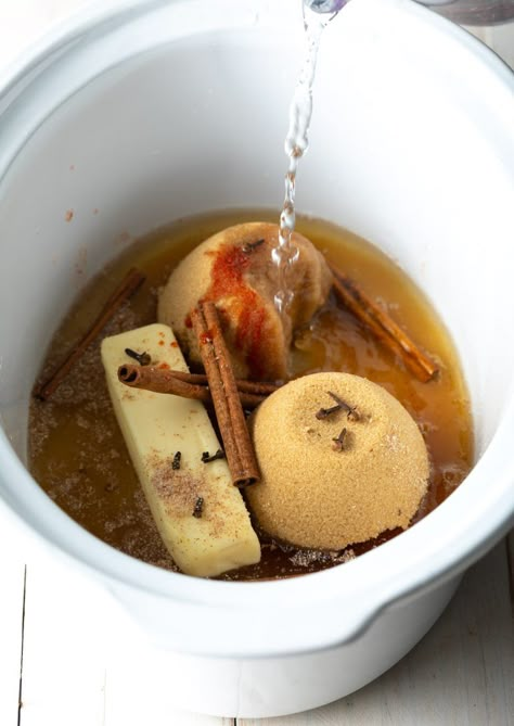 Hot Buttered Rum In Crockpot, Crockpot Hot Buttered Rum Recipe, Easy Hot Buttered Rum Recipe, Crockpot Hot Toddy Recipe, Hot Toddy Crockpot Recipe, Hot Butter Rum Recipe, Crockpot Christmas Drinks, Crockpot Hot Toddy, Hot Buttered Rum Recipe Crock Pot