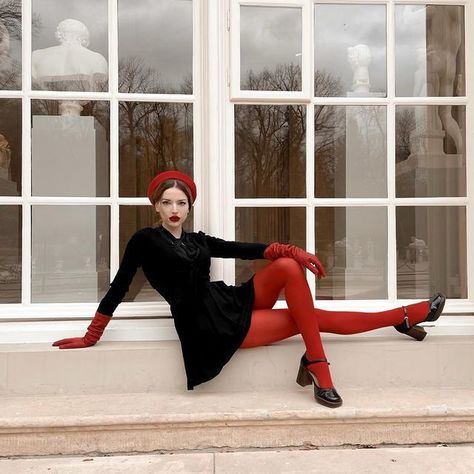 Red Tights, Red Stockings, Mode Inspo, 가을 패션, Black Swan, Mode Inspiration, Outfits Casuales, Autumn Winter Fashion, Aesthetic Clothes