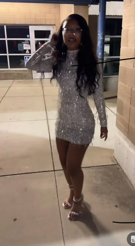 Prom Dresses 5th Grade, Silver Hoco Dresses Black Women, Sweet 16 Silver Dress, Silver Homecoming Dresses Black Women, Sweet 16 Second Outfit, 8th Grade Dinner Dance Dresses, Awards Day Outfit, Sweet 16 Surprise Dance Outfits, Birthday Outfit Silver