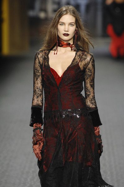 Vampire Fashion Editorial, Vampire Haute Couture, Mariella Burani, Vampire Style, Vampire Fashion, Witch Style, I See Red, Grunge Goth, Dark Fashion