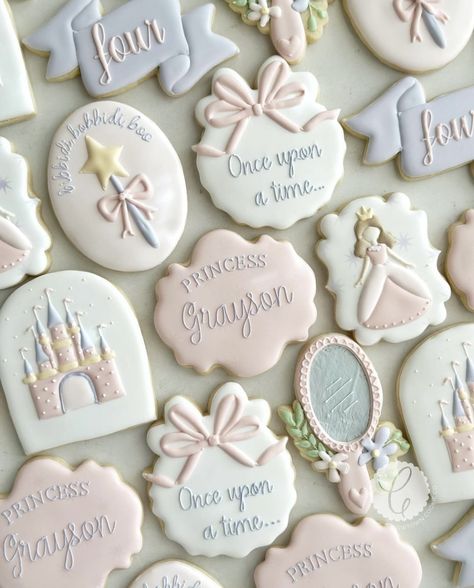 Princess Theme Cookies, Cinderella Baby Shower, Princess Happy Birthday, Fairytale Baby Shower, Theme Cookies, Princess Cookies, Princess Theme Birthday, Royal Iced Cookies, Princess Theme Birthday Party