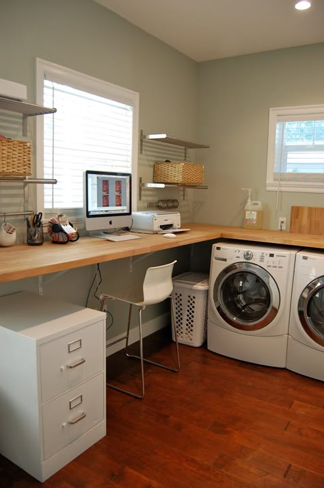 Simple open shelving Small Office In Laundry Room, Office In Laundry Room Small Spaces, Utility And Office Room, Laundry And Study Room, Office And Utility Room, Laundry Room Office Ideas, Laundry Room Office Combo Layout, Office Utility Room Ideas, Utility Room Office