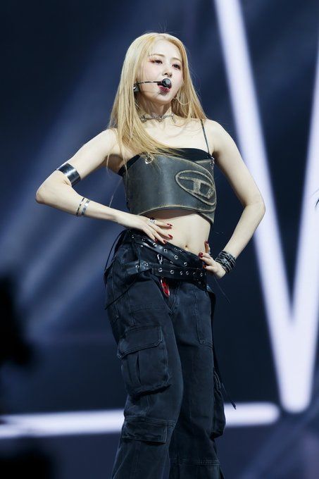 Yunjin Performing, Diesel Fashion, Strap Bodysuit, Huh Yunjin, Fur Leather Jacket, Embellished Denim, Skirt Belt, Fashion Sale, Stage Outfits