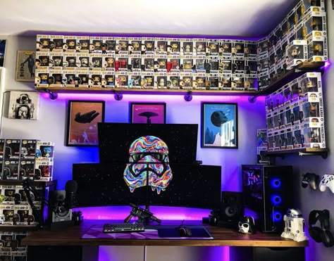 Game Room Desk, Funko Display Ideas, Funko Pop Display Ideas, Anime Funko Pop, Funko Pop Shelves, Star Wars Funko Pop, Best Funko Pop, Desk Idea, Disney Funko Pop