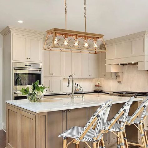 Kitchen Island Square, Farmhouse Chandelier Lighting, Modern Farmhouse Chandelier, Bar Dining Table, Kitchen Island Bar, Island Bar, Island Chandelier, Industrial Light, Rectangle Chandelier