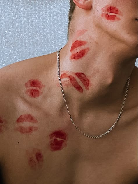 Couple Lipstick Mark, Hickey Neck Aesthetique, Ja I Ty, Love Bite, Lipstick Mark, Kiss Mark, Lipstick Kiss, Cute Relationship Photos, Couple Selfies