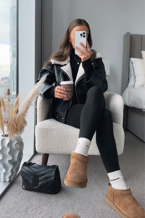 Shop Socks - White and other curated products on LTK, the easiest way to shop everything from your favorite creators. Trendy Outfits Winter, Winter Fashion Outfits Casual, Cold Outfits, Corporate Outfits, Causual Outfits, Outfits Winter, Autumn Outfit, Outfit Inspo Fall, Winter Fashion Outfits