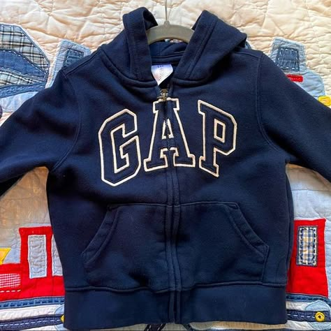 Gap Hoodie! Gap Hoodie Zip Up, Gap Zip Up, Gap Hoodie Aesthetic, Gap Zip Up Hoodie Outfit, Gap Jacket Outfit, Gap Sweatshirt Outfit, Gap Sweater Outfit, Pullover Hoodie Outfit, Gap Clothes