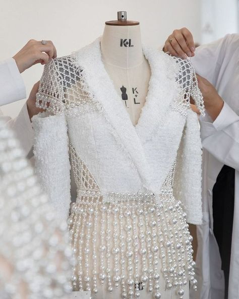 Tamara Ralph (@tamararalph) • Instagram photos and videos Tamara Ralph, Pearl Fringe, Tweed Fashion, Beads Clothes, Ralph Russo, White Alabaster, White Tweed, Woman Suit Fashion, فستان سهرة